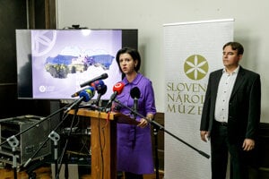 Generálna riaditeľka Slovenského národného múzea (SNM) Andrea Predajňová a hlavný projektant obnovy hradu Krásna Hôrka Marián Remenár.