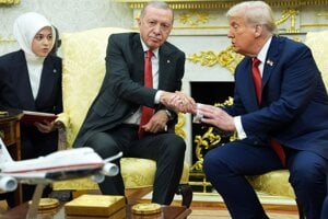 Donald Trump s tureckým prezidentom Erdoganom v Oválnej pracovni Bieleho domu.