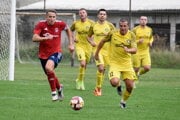 Divina (v žltom) vyhrala v Kotešovej 2:0.