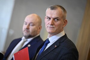 Huliakovcom nevyšlo vydieranie s hazardom. Riešenie sa posúva na vládu