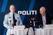 Peter Ekebjaerg z dánskej Národnej polície (vľavo) a Henrik Brodersen, riaditeľ Dánskej bezpečnostnej agentúry, počas tlačovej konferencie na policajnom riaditeľstve v Kodani 26. septembra.