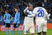 Futbalisti Štrasburgu sa tešia z gólu v zápase Konferenčnej ligy proti Slovanu Bratislava.