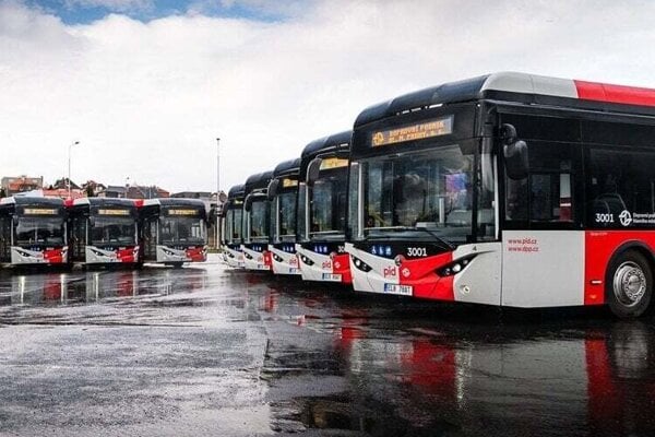 Mestom sľúbené elektrobusy tento rok nedorazili. Dopravca zariskoval, aby zachránil eurofondy