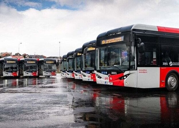 Tieto elektrobusy dodala Prahe firma Škoda Electric.Spolu so spoločnosťou SOR Libchavy vyrábajú jedenásť nových 18-metrových pre Košice. (zdroj: Mesto Košice)