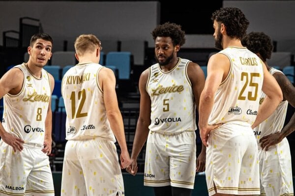 Dvojnásobný rozpočet a skúsenosti z NBA. Levice vyzvú lotyšského hegemóna