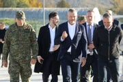 Prezident Peter Pellegrini po skončení prehliadky rekonštrukčných prác letiska Sliač.