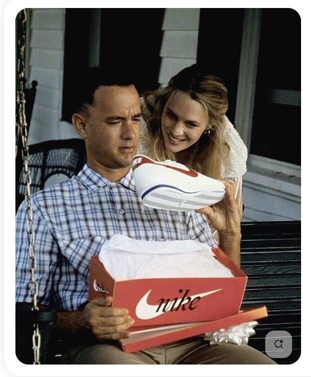 Tom Hanks ako Forrest Gump a tenisky Nike Cortez  (zdroj: Pinterest)