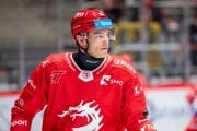 Slovenský obranca Patrik Koch v službách tímu HC Oceláři Třinec. 