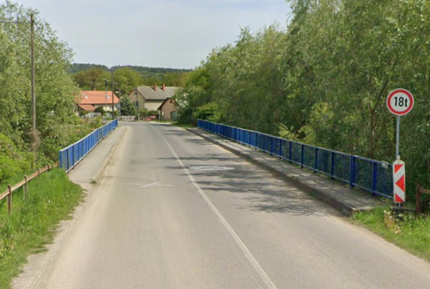 Most cez rieku Torysa v obci Ploské. (zdroj: googlemaps.com)