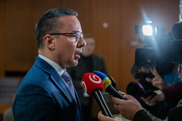 Minister práce, sociálnych vecí a rodiny Erik Tomáš.