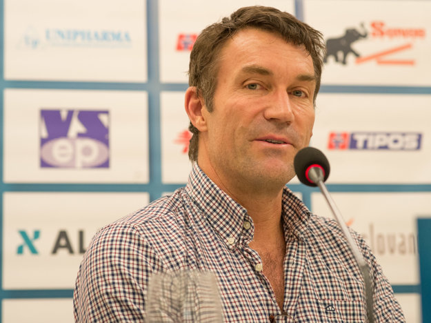 Pat Cash podporuje Šarapovovej trest.