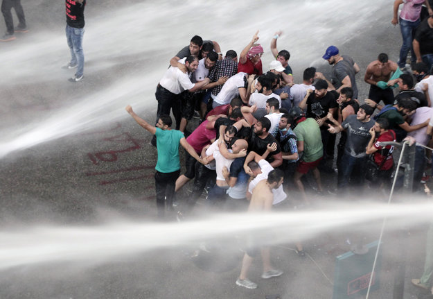 Libanon - protesty pre krízu s odpadom