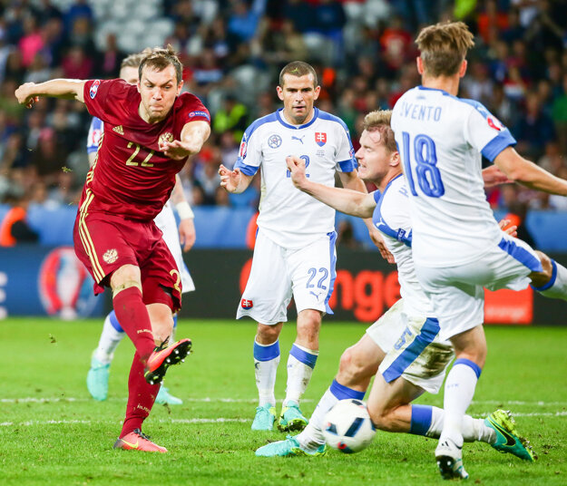 Tomáš Hubočan (druhý sprava) si zahral aj na majstrovstvách Európy vo Francúzsku.