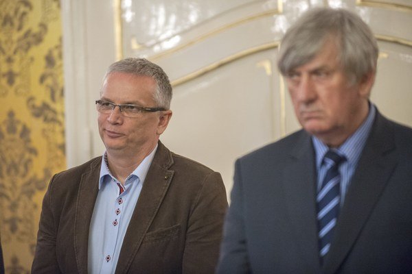 Generálny riaditeľ spoločnosti Váhostav Marián Moravčík (vľavo) a predseda Slovenského živnostenského zväzu Stanislav Čižmárik.
