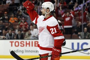 Aj novú sezónu začne Tomáš Tatar v drese Detroitu Red Wings.
