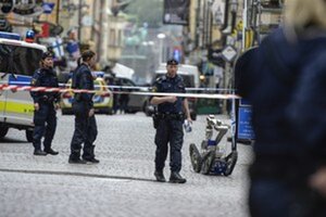 Moskovská polícia uviedla, že neidentifikované výbušné zariadenie explodovalo na zastávke na ulici Pokrovka.