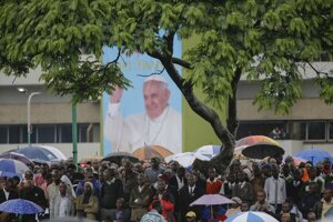Pápež pricestoval do hlavného mesta Kene v stredu, navštívi taktiež Ugandu a Stredoafrickú republiku.