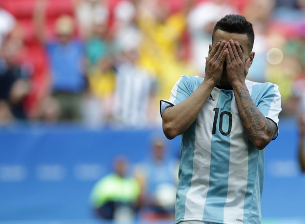 Angel Correa vypadnutie svojho tímu niesol ťažko.