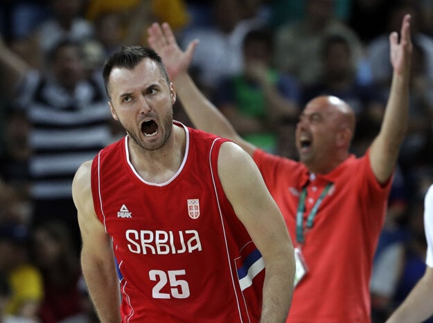 Americkú hegemóniu sa pokúsia zrušiť Srbi. Na snímke Milan Macvan a jeho radosť z postupu do finále.