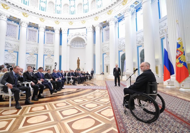 Prezident Medzinárodného paralympijského výboru Sir Philip Craven rečnil minulý rok v Moskve počas paralympiády v Soči. Práve z nej majú ruskí športovci podozrivo veľa úspechov a zlé výsledky dopingových skúšok.