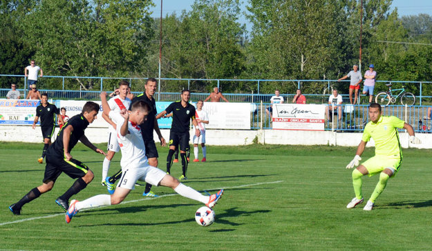 Seredčan Ľuboslav Laura v gólovej šanci. (zdroj: Štefan Hubinák)
