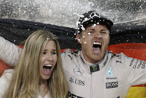 Nico Rosberg oslavuje titul majstra sveta.
