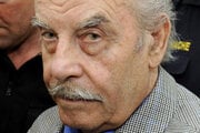 Fritzl svoju dcéru väznil v pivnici dve desaťročia bez povšimnutia