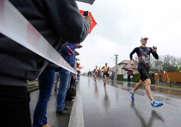 Atlét Matej Tóth počas pretekov 48. ročníka Záhoráckej dvadsiatky a M-SR v chôdzi mužov na 20 km.