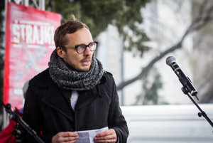 Michal Hvorecký vydáva u Marenčina.