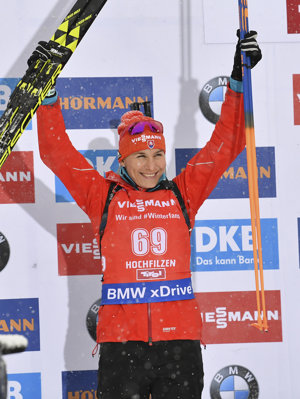 Anastasia Kuzminová sa raduje z druhého miesta.