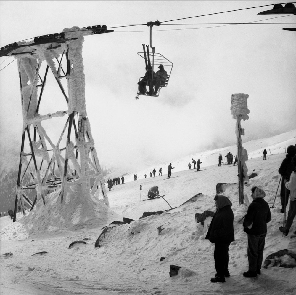 Na archívnej snímke z 5. apríla 1961 jar v Nízkych Tatrách.