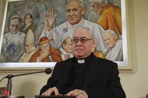 Biskup mesta San Bernardo Juan Ignacio González Errázuriz.
