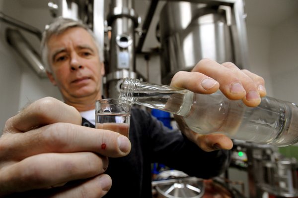 K novele zákona, ktorá má legalizovať súkromné pálenie alkoholu, predložili pozmeňujúce návrhy