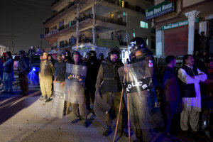 Hakovo telo previezla do nemocnice a policajti prípad vyšetrujú.