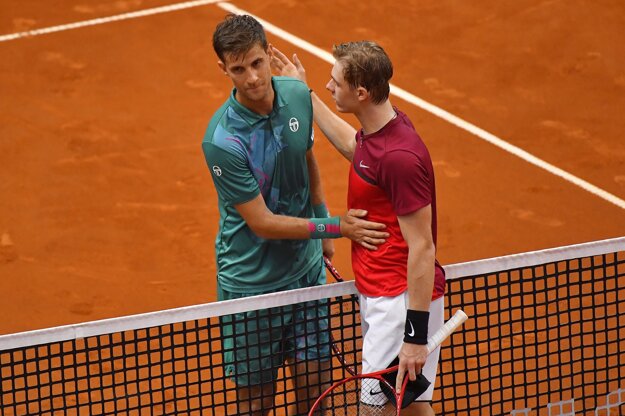 Martin Kližan (vľavo) a Denis Shapovalov.