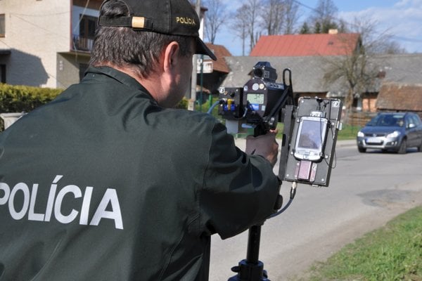 Policajti chcú nakúpiť 131 radarov, 391 fotoďalekohľadov a veľa ďalšej techniky.