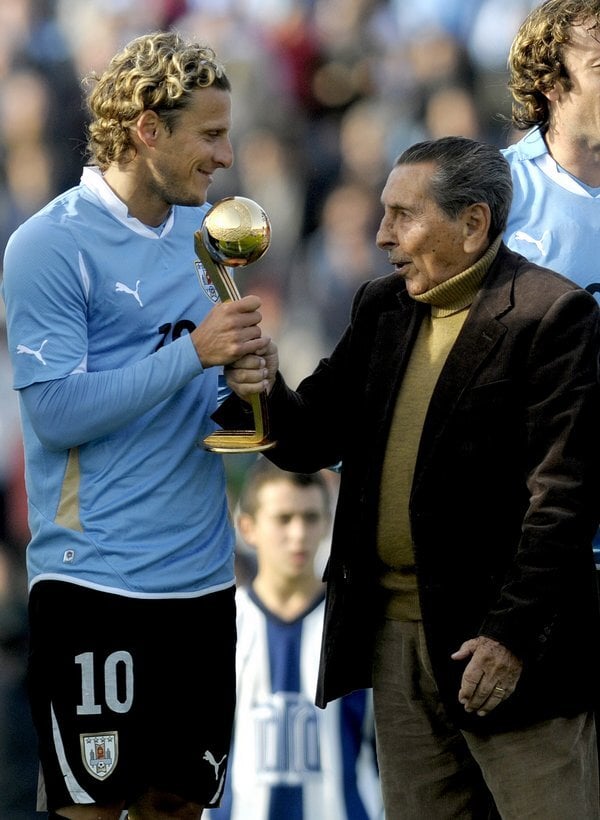 uruguay-netherlands-soccer03003980301183_r9001_res.jpg