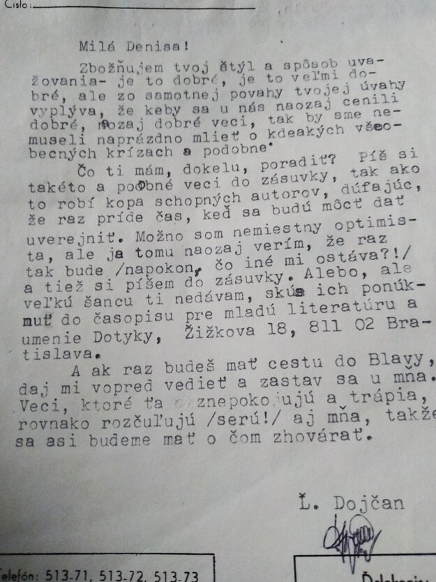 So študentkou Denisou Kabátovou komunikoval redaktor Smeny Ľ. Dojčan.