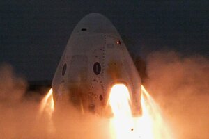 SpaceX úspešne otestoval únikové motory lode Crew Dragon. V apríli pri rovnakom teste prišla firma o jednu z lodí.