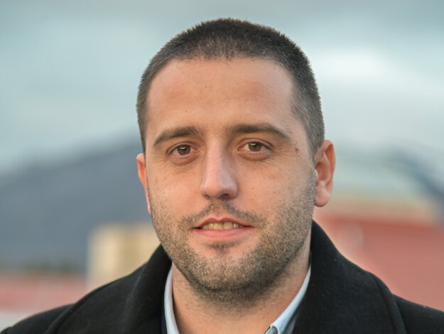 Peter Vozár.