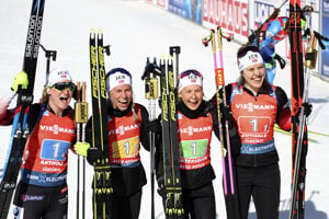 Nórky Marte Olsbuová Roeiselandová, Tiril Eckhoffová, Ingrid Landmark Tandrevoldová a Synnoeve Solemdalová vyhral štafetu na MS v biatlone 2020 v Anterselve.