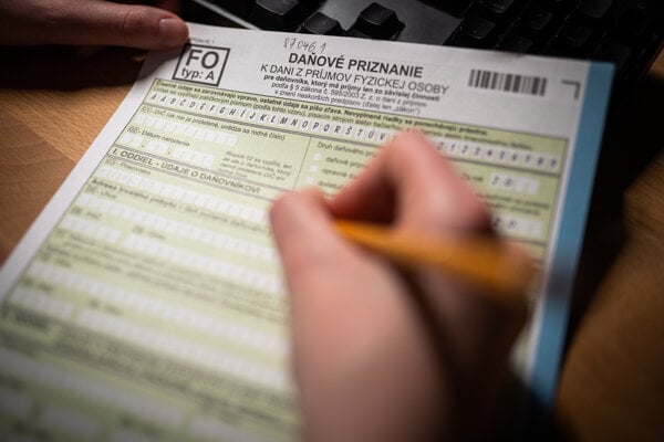 Daňovníci musia podať daňové priznanie najneskôr do druhého novembra
