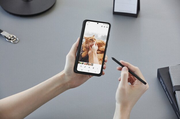 Samsung Galaxy S21 Ultra 5G ovládnete aj perom