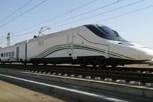 6. - 7. Vlak Talgo 350 na trati Haramain Western Railway.