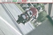 Policajti namerali motorkára, ktorý prekročil povolenú rýchlosť v Ludaniciach.