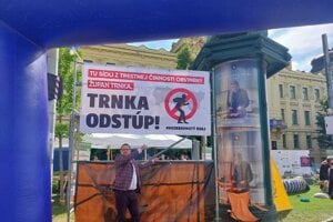 Takto vyzeral Géciho banner.