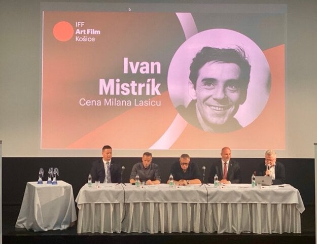 Cenu Milana Lasicu získa Ivan Mistrík. (zdroj: Korzár/Katarína Gécziová)