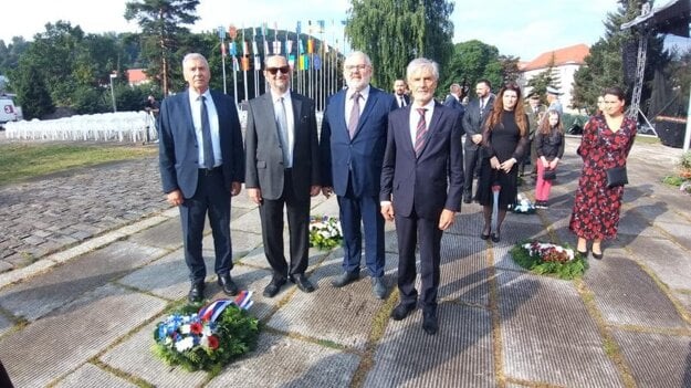 Prípravný výbor v zložení Stanislav Mičev, Miroslav Seget, Jozef Ťažký, Peter Weiss a Boris Zala. (zdroj: Slovenské protifašistické hnutie)