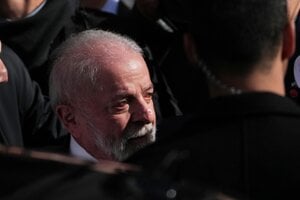 Pri príchode Lulu bolo v okolí Kirchnerovej domu približne 100 jej podporovateľov. 