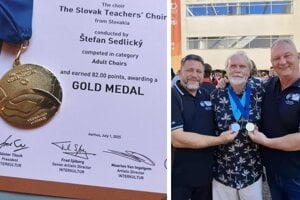 Zľava: Martin Paukovič, dirigent Štefan Sedlický a Peter Benček s medailami.